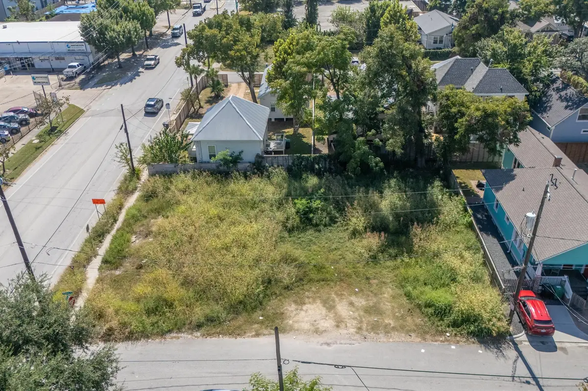 2109 Houston Avenue, Houston, TX 77007 - #1
