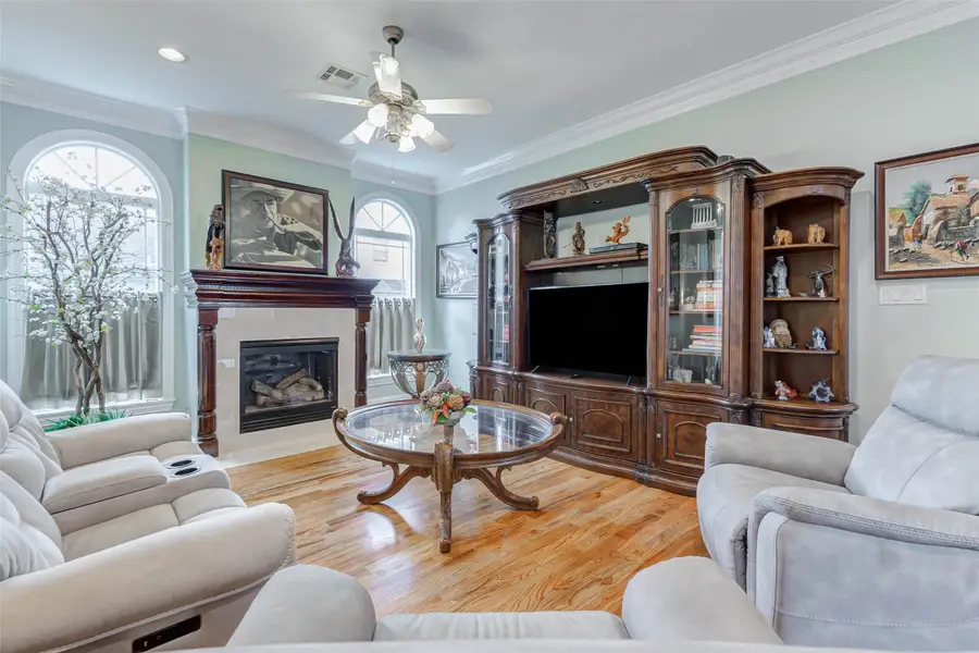 319 W 10 Street, Houston, TX 77008 - Image #2