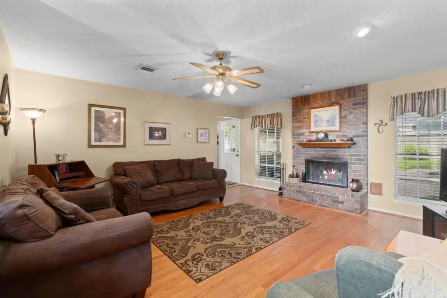 611 Woodlake Circle, Sugar Land, TX 77498 - #3
