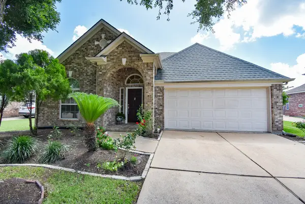 7915 Fall Hollow Drive, Houston, TX 77041