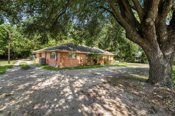 13909 Kershaw Street, Houston, TX 77037