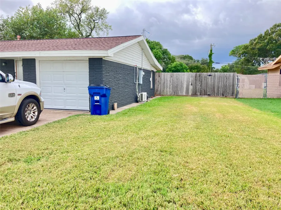 2033 Bay Street N, Texas City, TX 77590 - Image #2