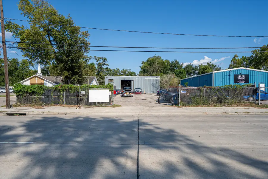 8928 Homestead Road, Houston, TX 77016 - Image #3