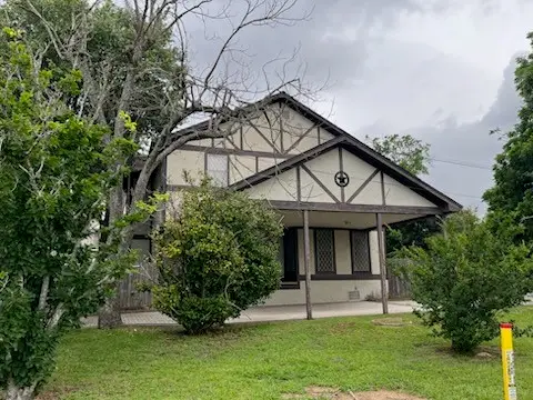 310 W Stewart Street, Willis, TX 77378