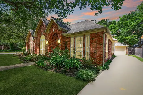 6715 Wildacre Drive, Sugar Land, TX 77479