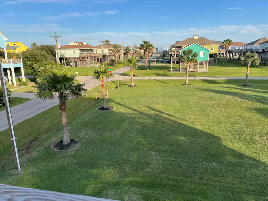 943 Gulfview Road, Crystal Beach, TX 77650 - #2