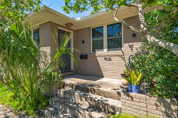 4526 S Avenue S, Galveston, TX 77551