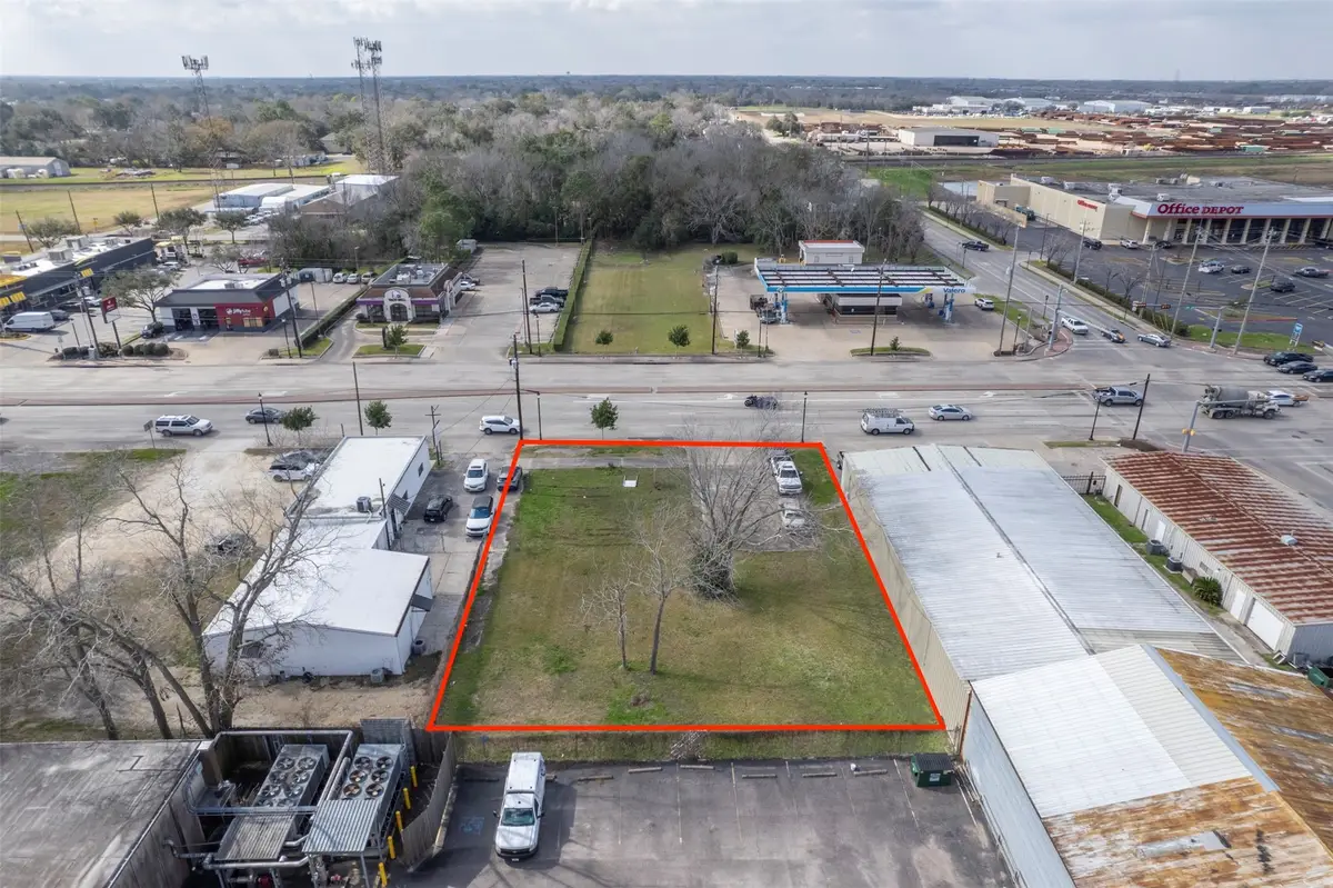 2107 N Main Street, Pearland, TX 77581 - Image #1