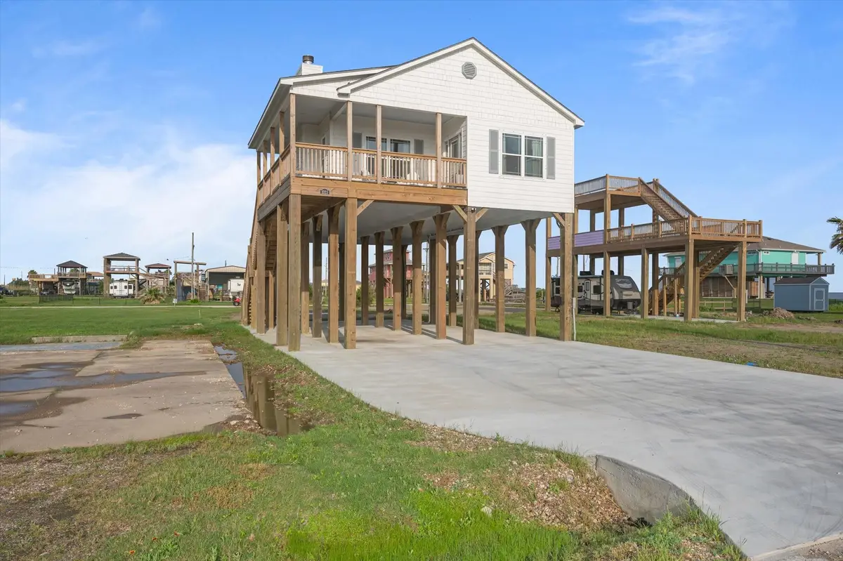 1023 N Bay Street, Gilchrist, TX 77617 - Image #1