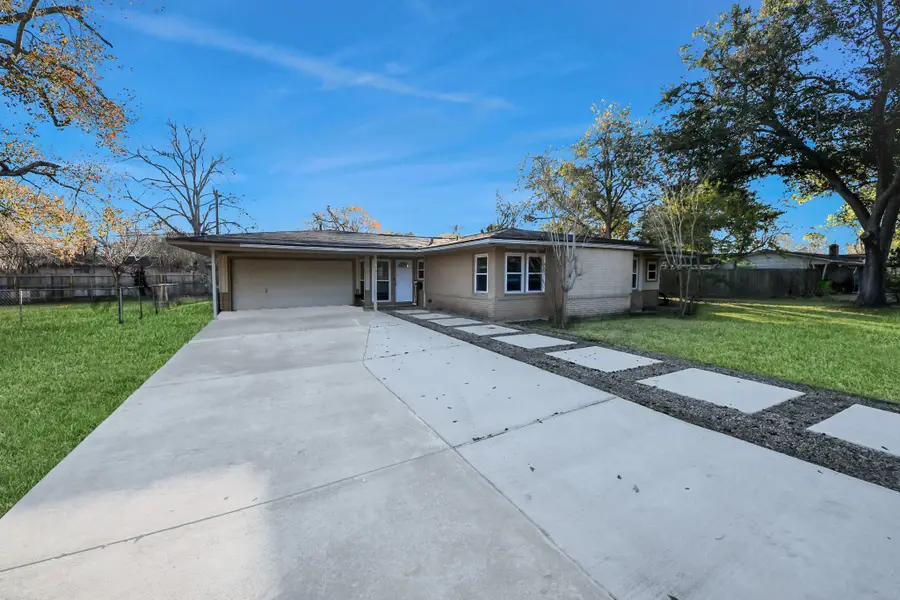 1215 Courtney Drive, Richmond, TX 77469 - Image #3