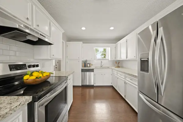 5705 Melody Lane, Dickinson, TX 77539