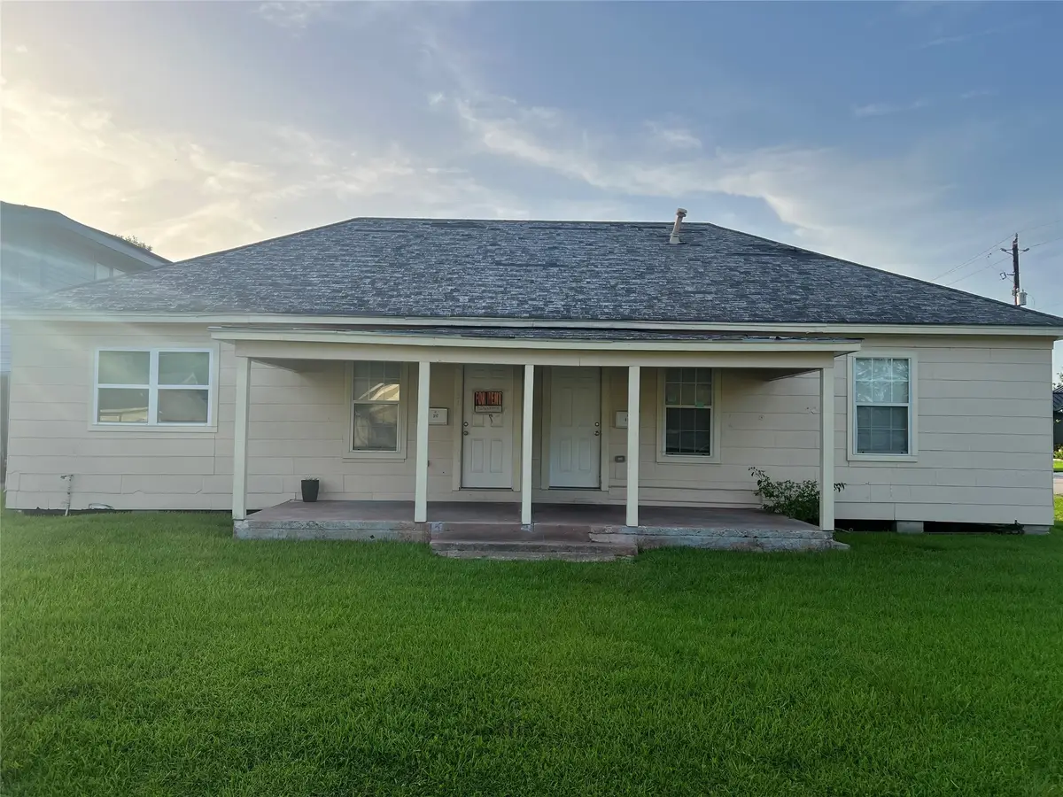 317-319 E B Street, La Porte, TX 77571 - Image #1