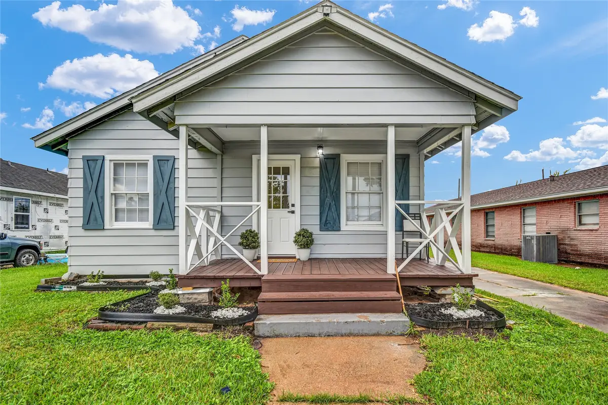1127 W 4th Street, Freeport, TX 77541 - #1