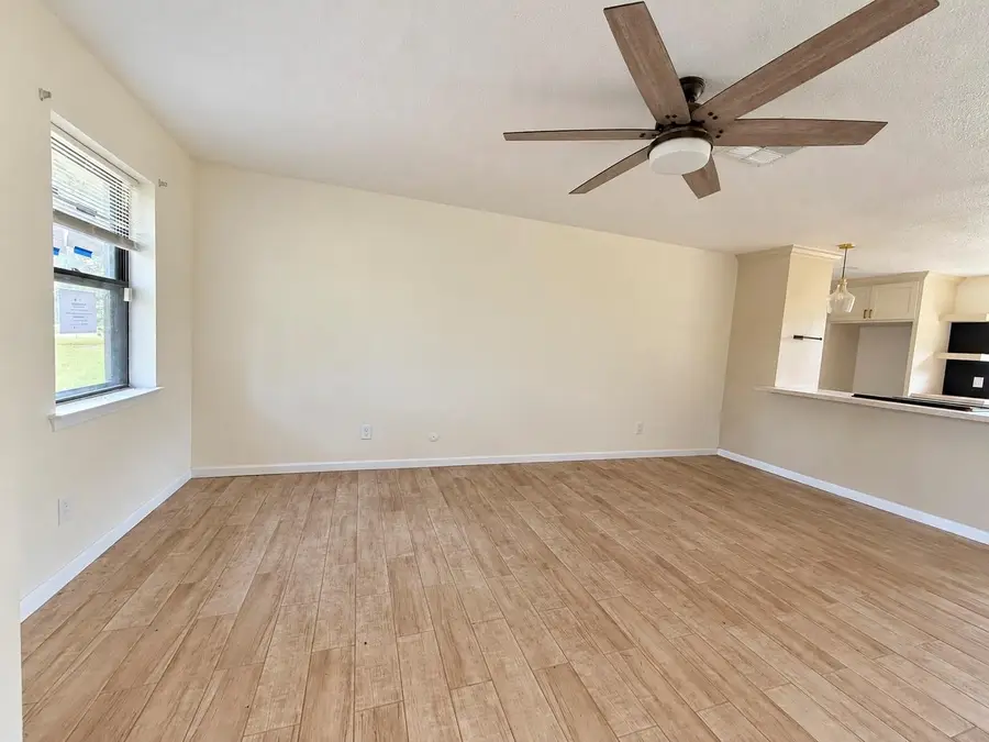 1055 Kent Street, Vidor, TX 77662 - #2
