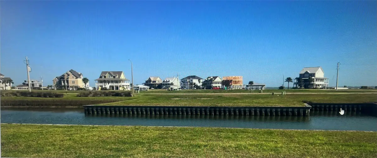 8 Saddlebunch, Hitchcock, TX 77563 - Image #1