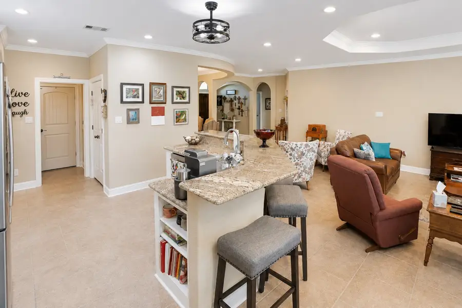 17 Red Oak Court, Lake Jackson, TX 77566 - #3