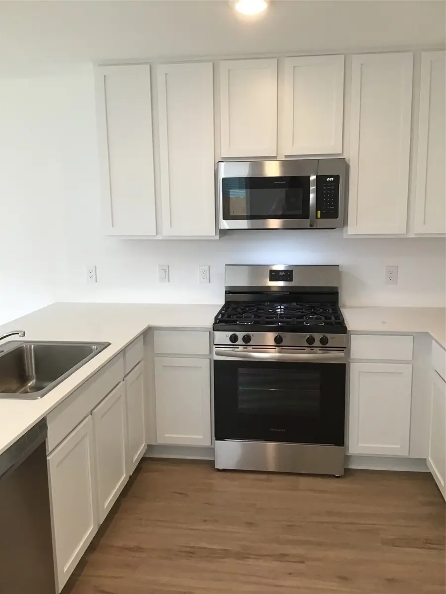 907 Pertuso Lane, Huffman, TX 77336 - Image #2