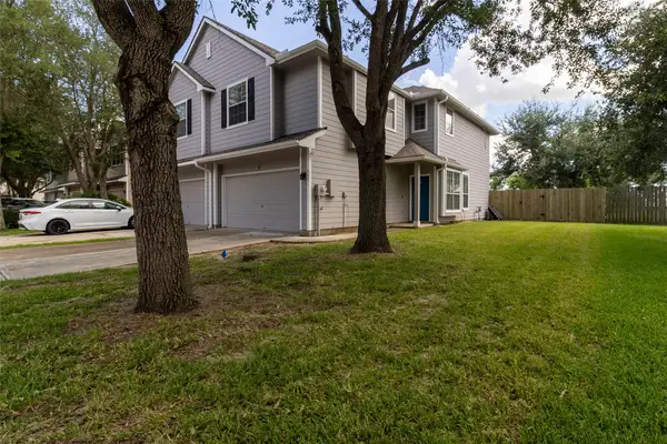 285 Brandy Ridge Lane, Dickinson, TX 77539