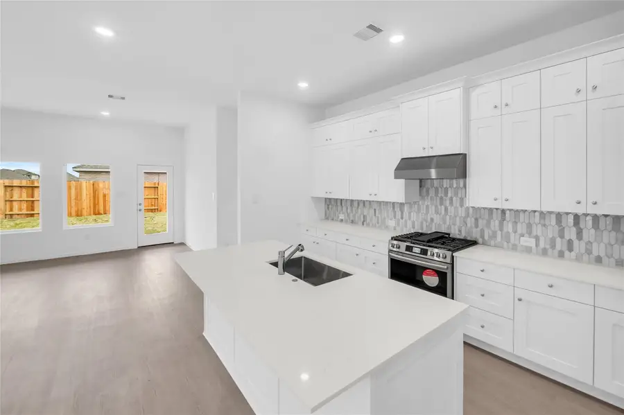 2820 Ravine Bluffs Court, League City, TX 77573 - Image #2