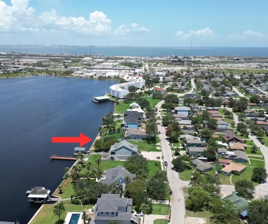 1609 Bayou Shore Drive, Galveston, TX 77551 - Image #3