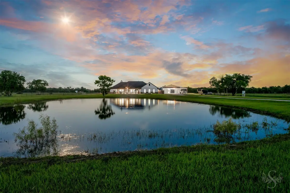 20079 Fm 523, Angleton, TX 77515 - #1