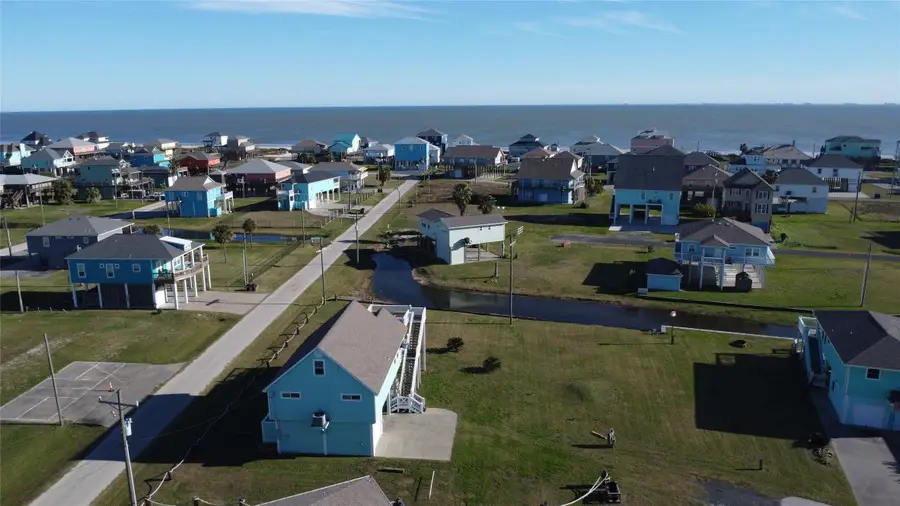 2429 Sand Castle Drive, Crystal Beach, TX 77650 - Image #3