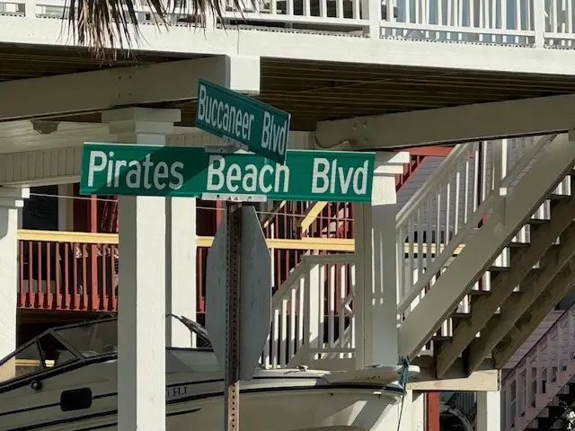 13613 Pirates Beach Boulevard, Galveston, TX 77554 - Image #3