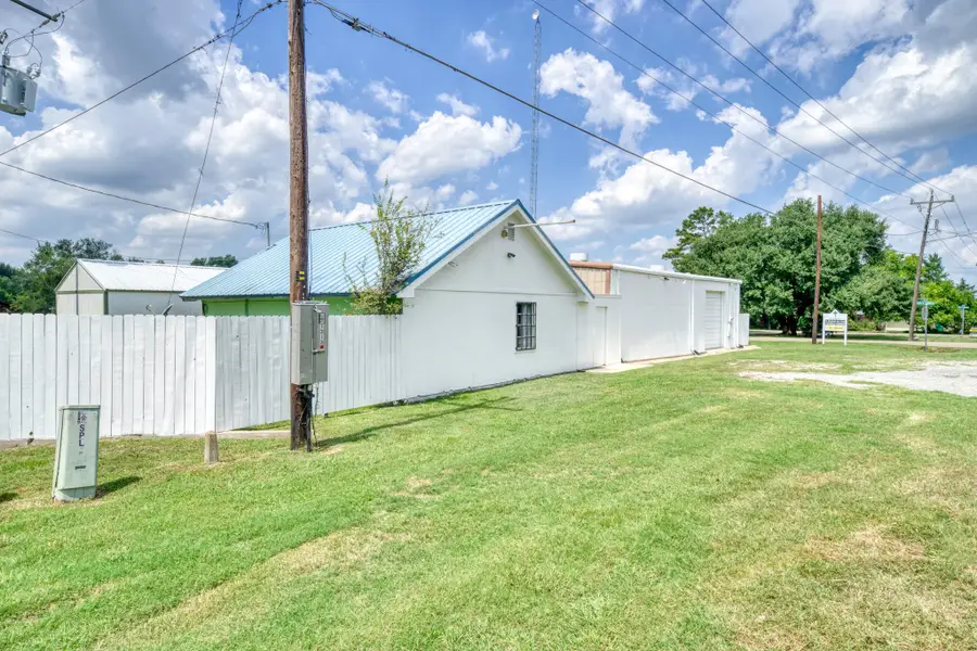 212 & 210 S Tammye Lane, Madisonville, TX 77864 - Image #2
