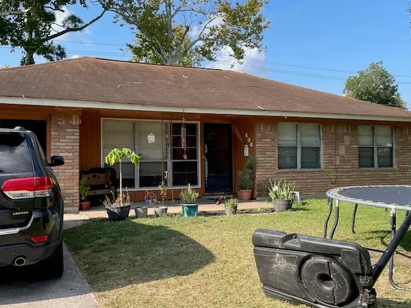 606 Chandler Drive, Baytown, TX 77521