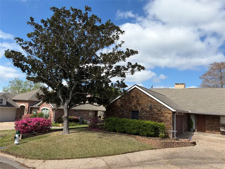 1122 Lakeside Drive, Huntsville, TX 77320 - #2