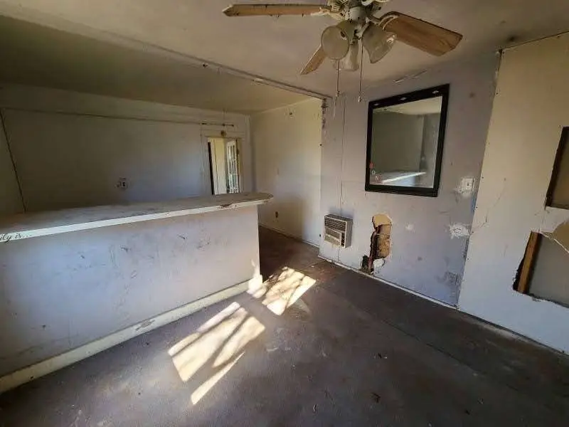 522 N Illinois Street, Electra, TX 76360 - #2