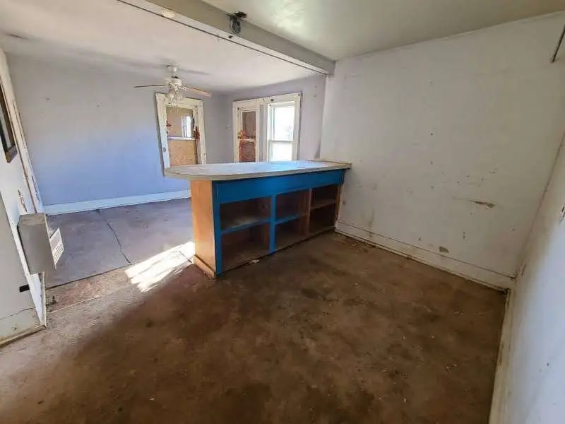 522 N Illinois Street, Electra, TX 76360 - #3