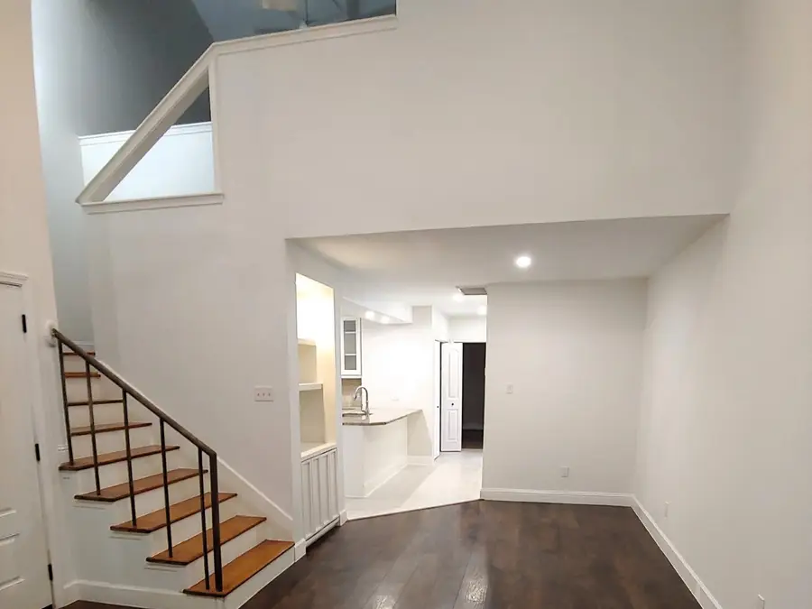 902 Memorial Village Drive, Houston, TX 77024 - Image #3