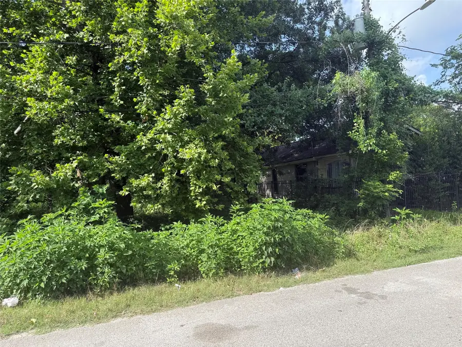 943 Wall Street, Houston, TX 77088 - Image #2