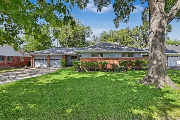 5322 Creekbend Drive, Houston, TX 77096