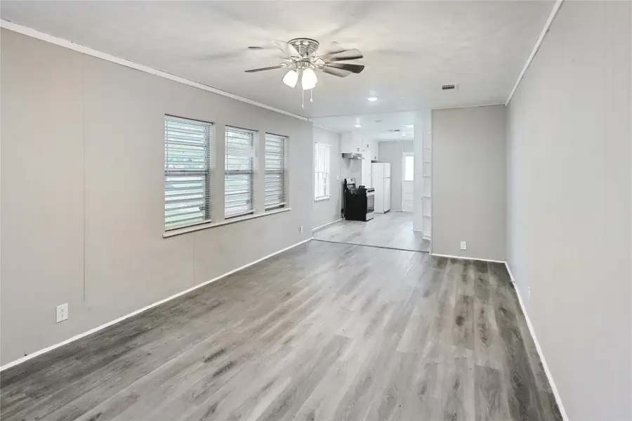 1106 12th 1/2 Street N, Texas City, TX 77590 - #2