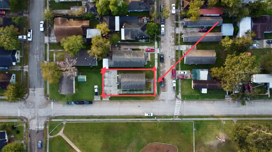 323 E Murrill Street, Baytown, TX 77520 - Image #3