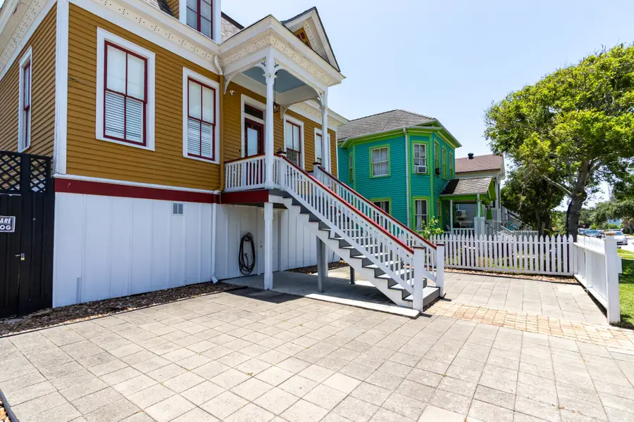 1905 Avenue M 1/2, Galveston, TX 77550 - #3