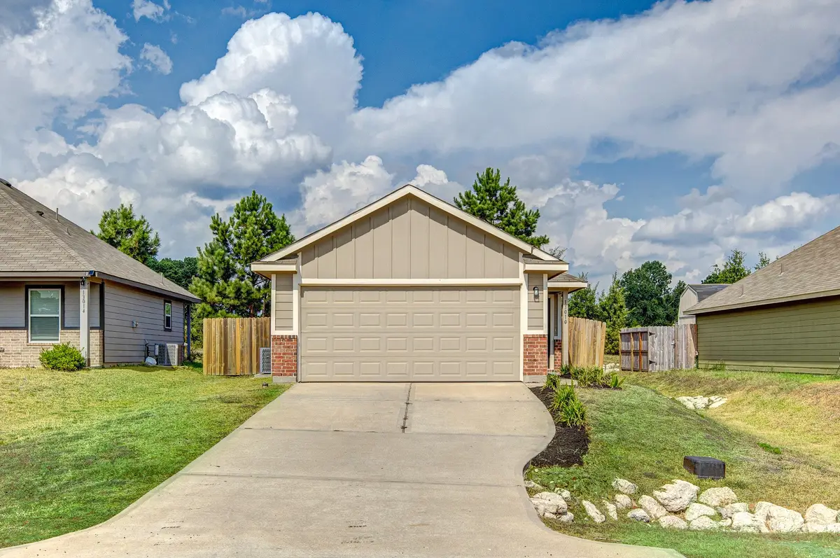 13010 Sorrento Bay Dr, Willis, TX 77318 - Image #1