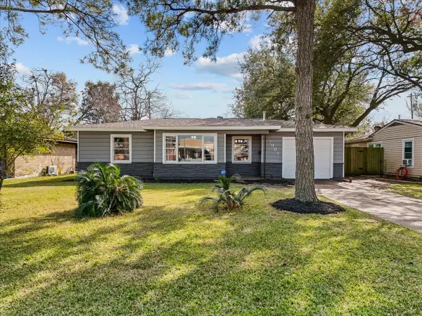 2001 5th Avenue N, Texas City, TX 77590