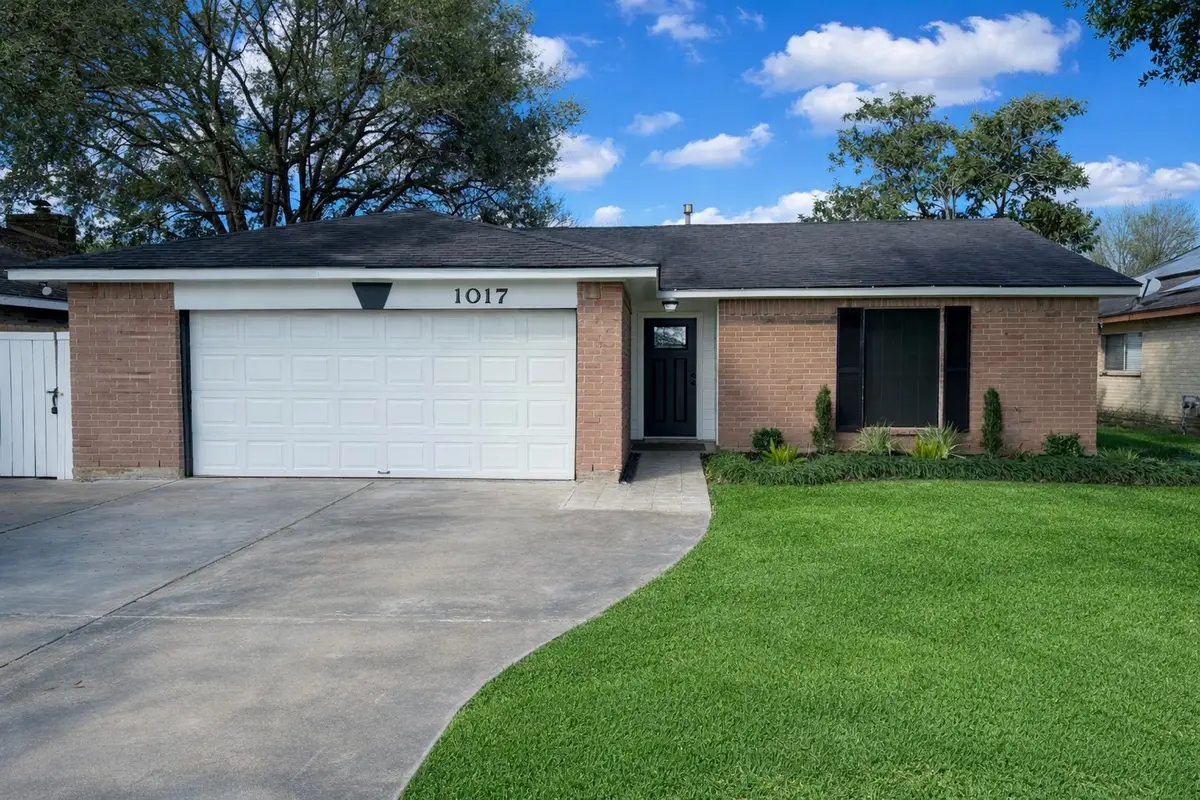 1017 Crossing Road, Angleton, TX 77515 - #1