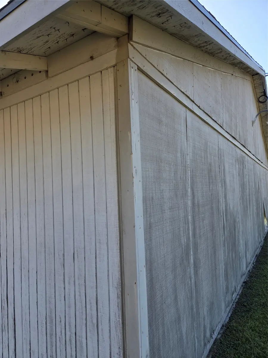1006 5th St, Palacios, TX 77465 - #2