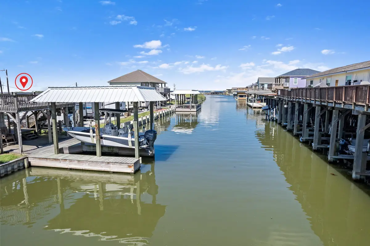 1202 N Redfish Street, Crystal Beach, TX 77650 - Image #1