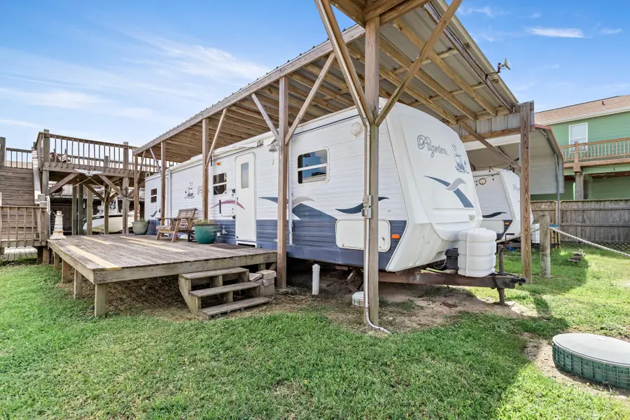 1202 N Redfish Street, Crystal Beach, TX 77650 - Image #3