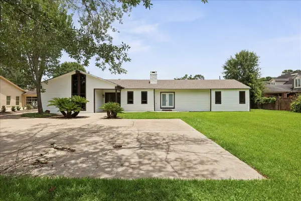 155 Central Caldwood Drive, Beaumont, TX 77707