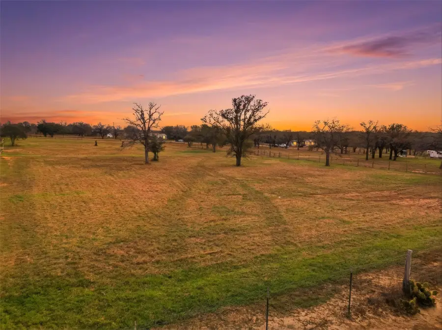 3 Oak Creek Street, Gonzales, TX 78629 - Image #2