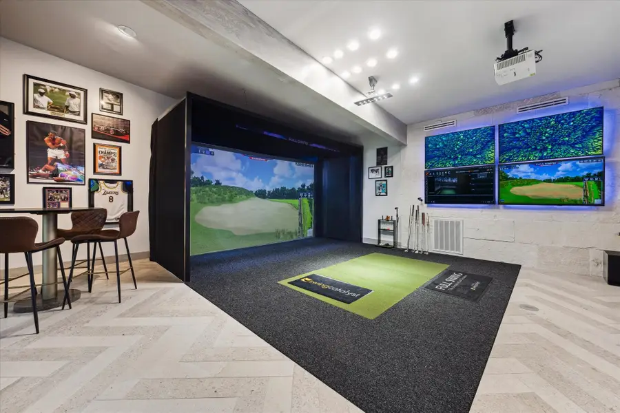 8 E Rivercrest Drive, Houston, TX 77042 - Image #2