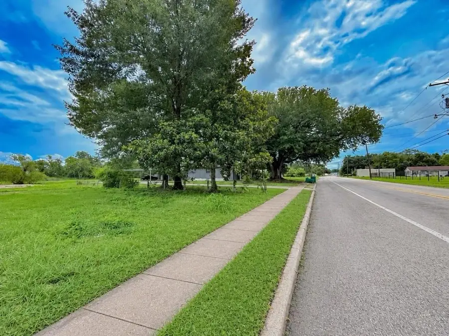 1227 Dupont Drive, Orange, TX 77630 - #3