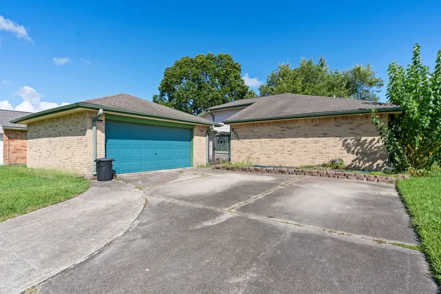 9731 Shell Rock Road, La Porte, TX 77571 - Image #2