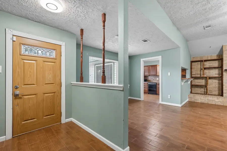 9731 Shell Rock Road, La Porte, TX 77571 - Image #3